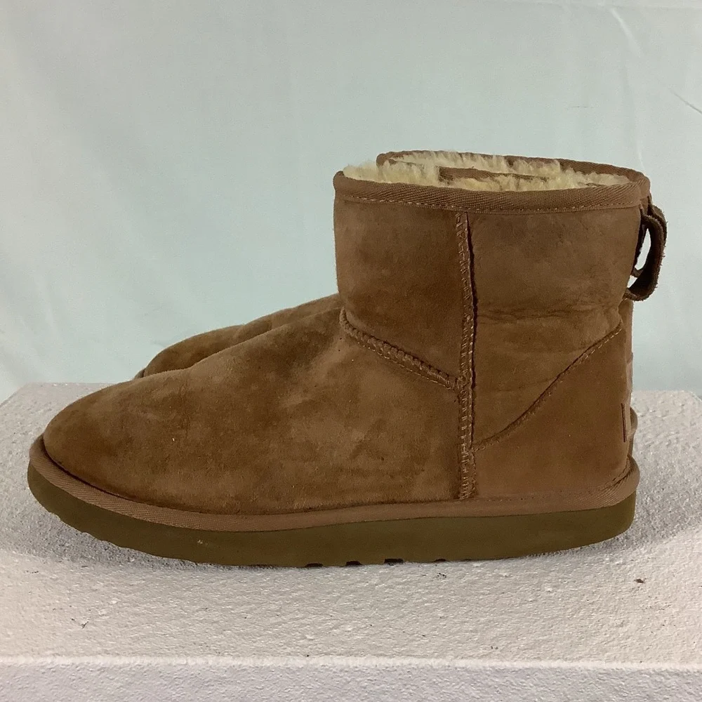 UGG Classic Mini II Chestnut Brown Suede Sheepskin Ankle Boots Mens 7 Womens 9